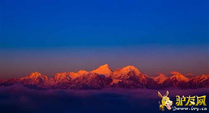 贡嘎山.jpg